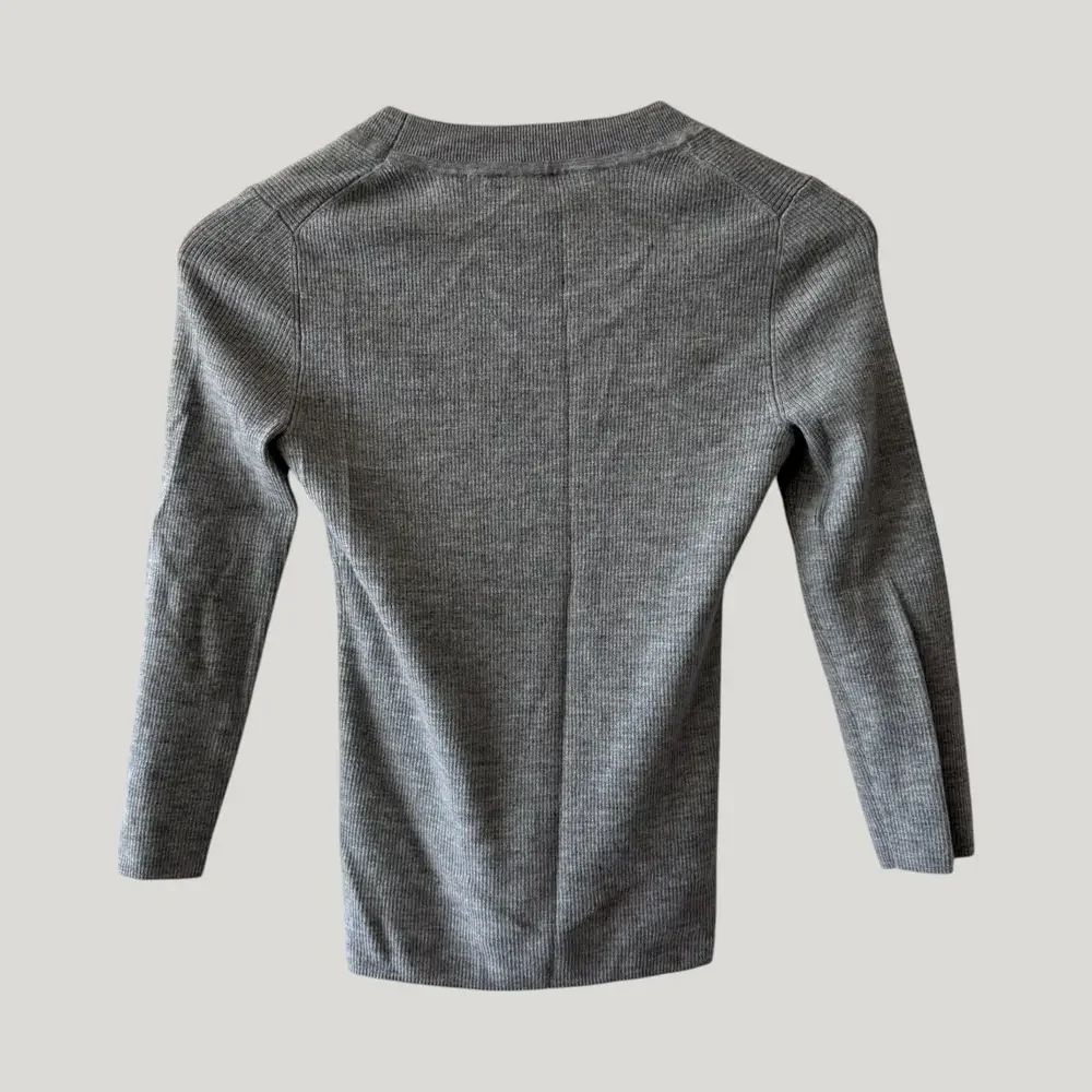 Theory • Grey Melange Regal Wool Scoop Neck Sweater - Picture 5 of 7